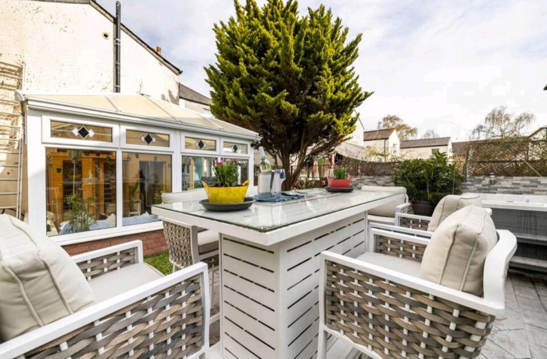 The Mews - Less Than 1Km To City Centre - Stadium - Castle - 10 Min Walk Cardiff Exterior foto